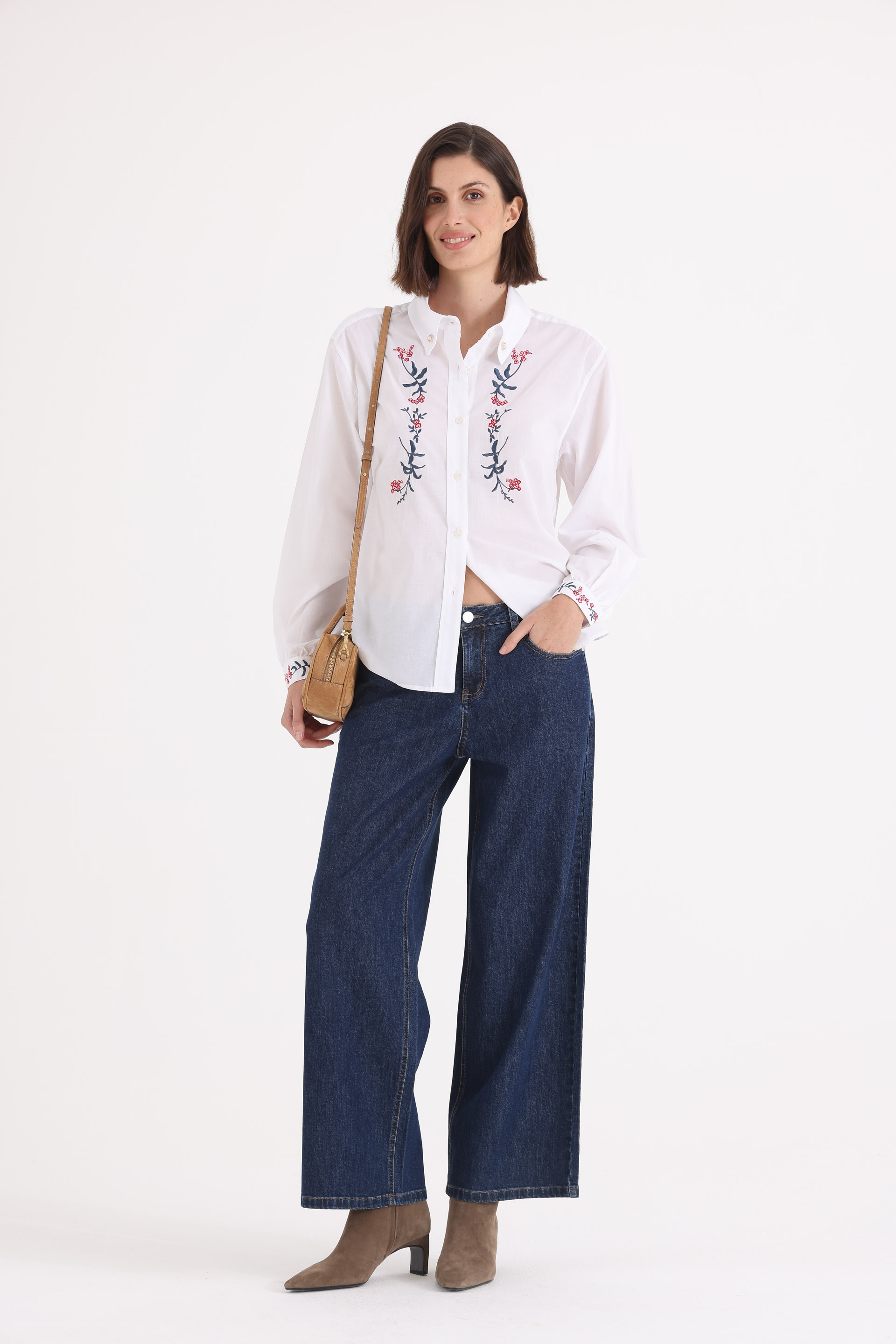 CAMISA-BORDADA-ALICE-BLANCO-0100722101