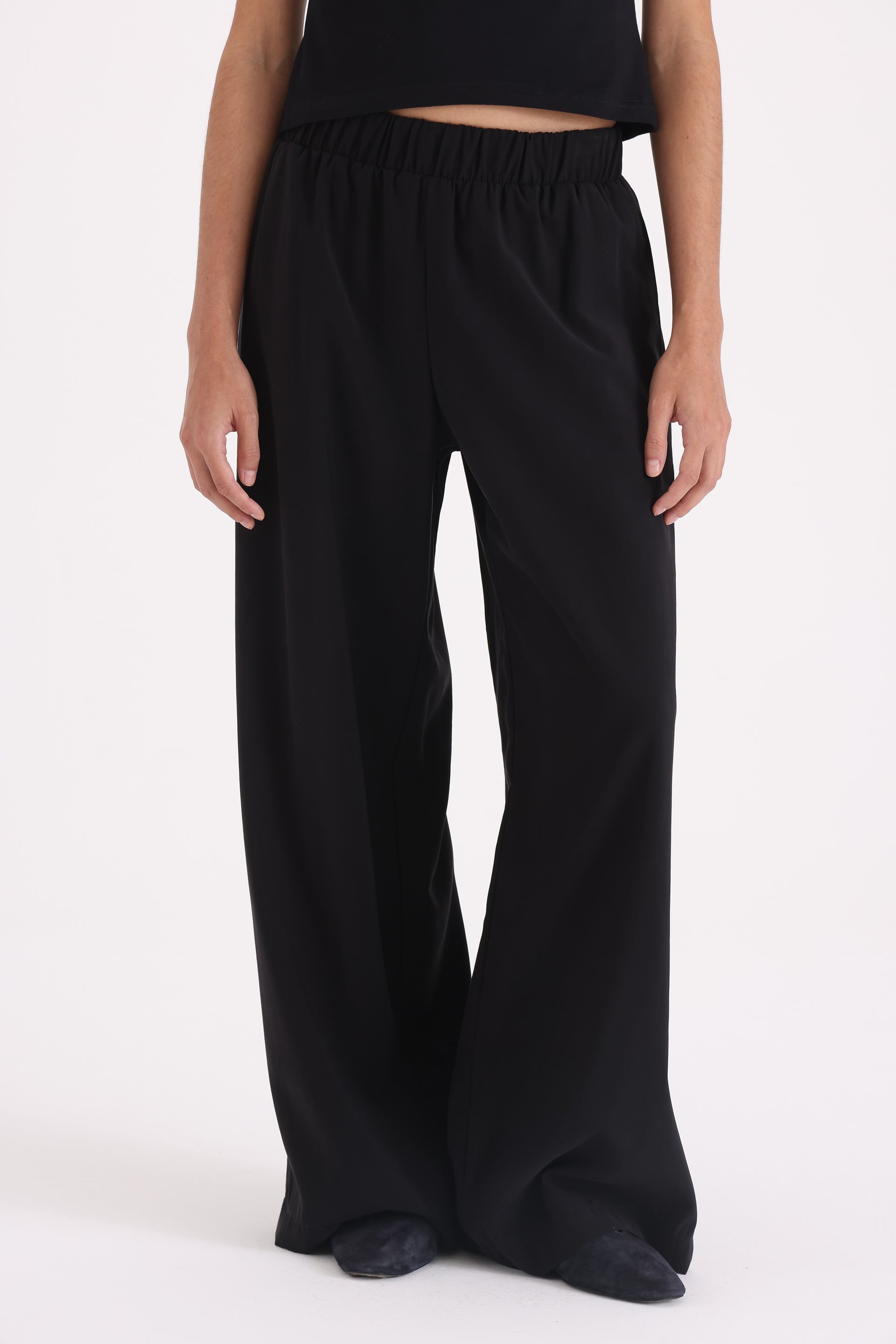 JOGGER-WIDE-LEG-FLUIDO-NEGRO-0300344102