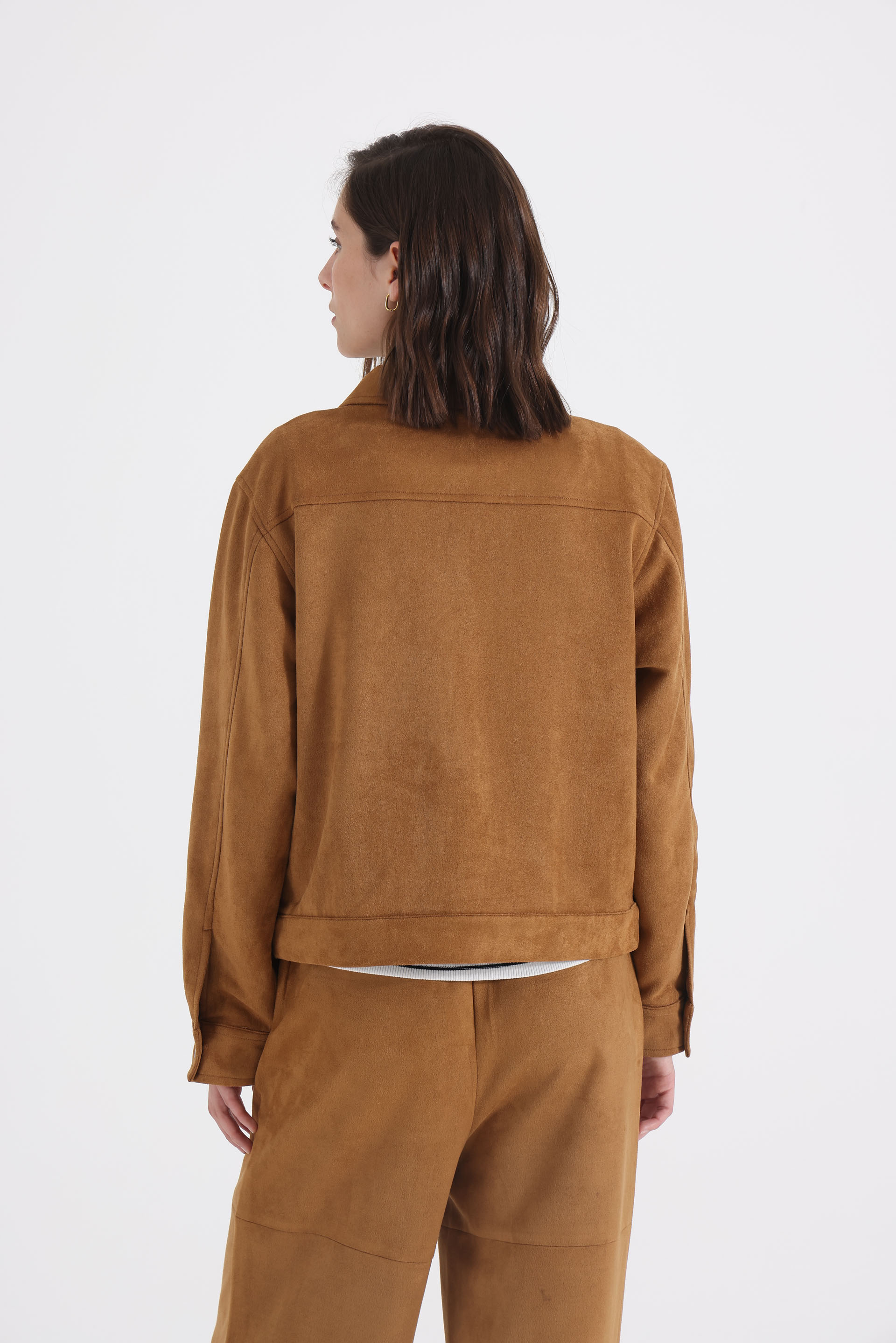 CHAQUETA-GAMUZA-REGULAR-FIT-CELINA-CAMEL-16001591CM