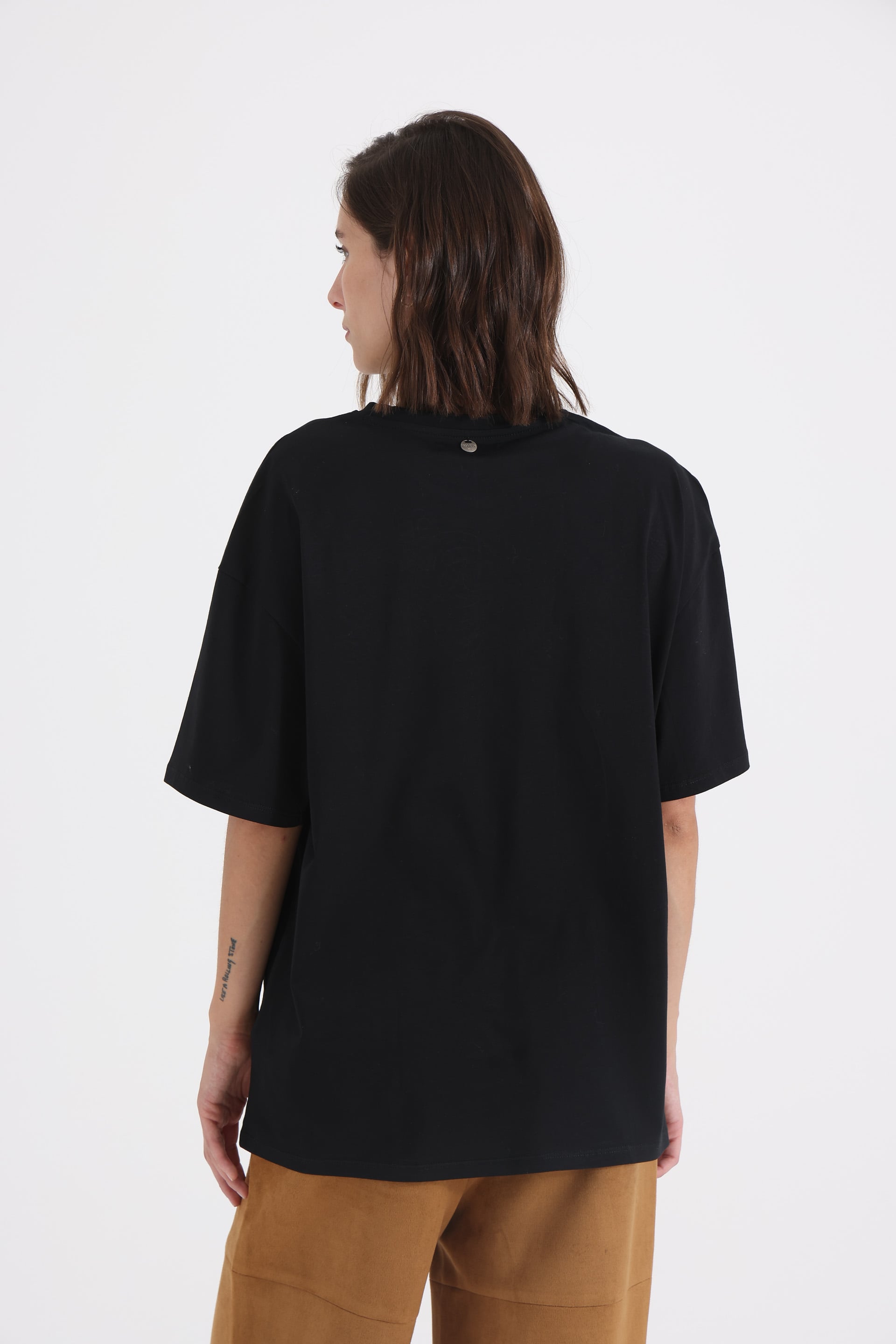 REMERA-ALGODÓN-MANGA-CORTA-MARGA-NEGRO-2401458102