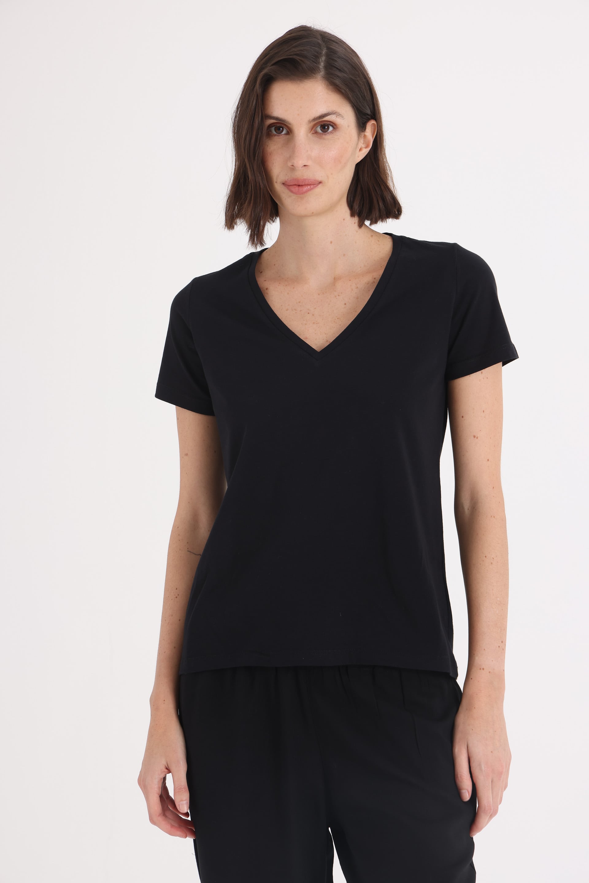 REMERA NEGRO