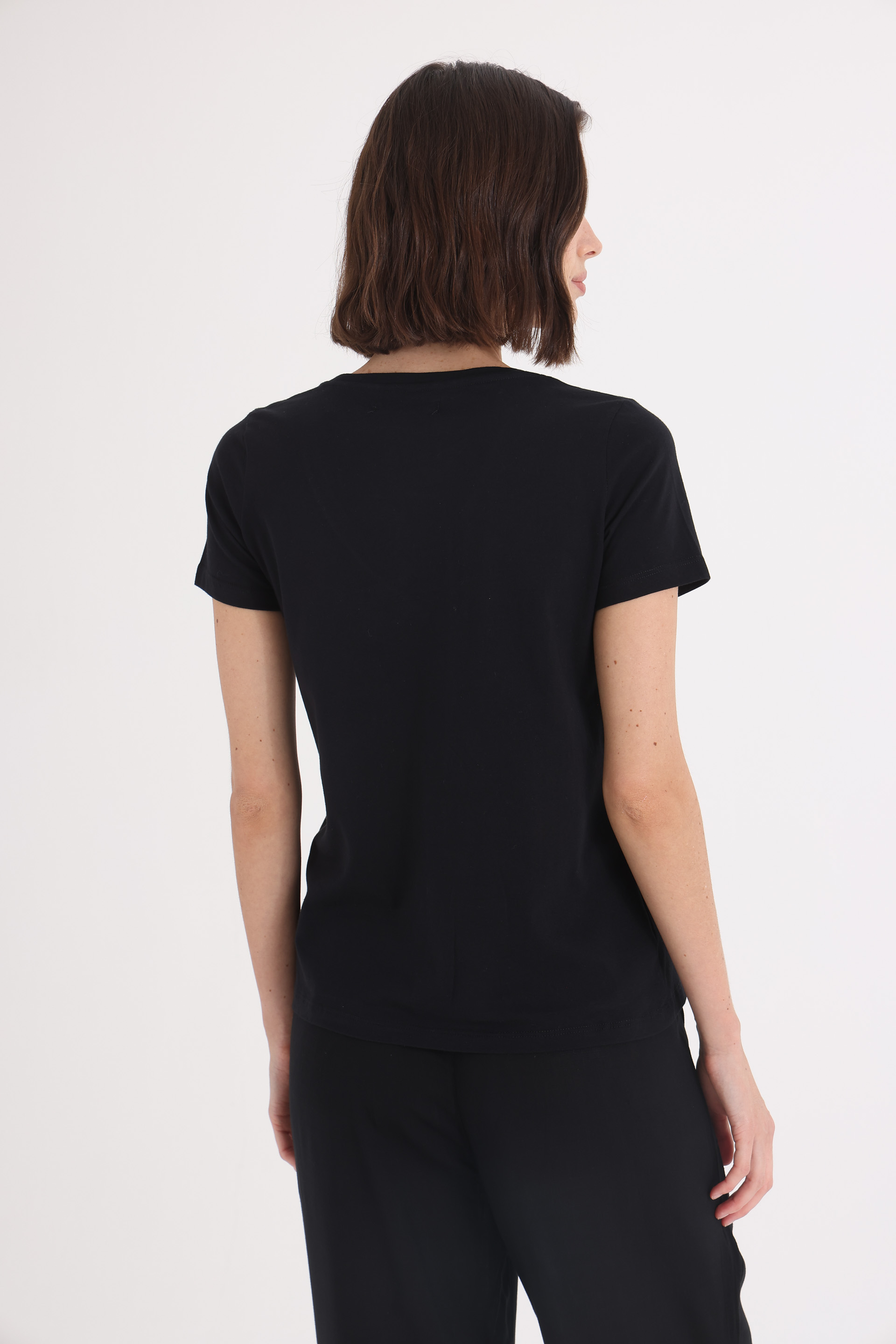 REMERA NEGRO