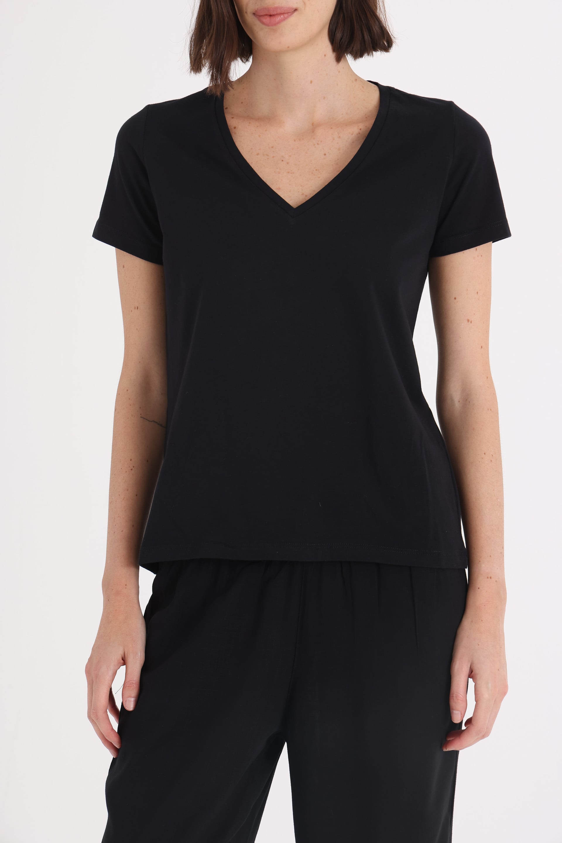 REMERA NEGRO