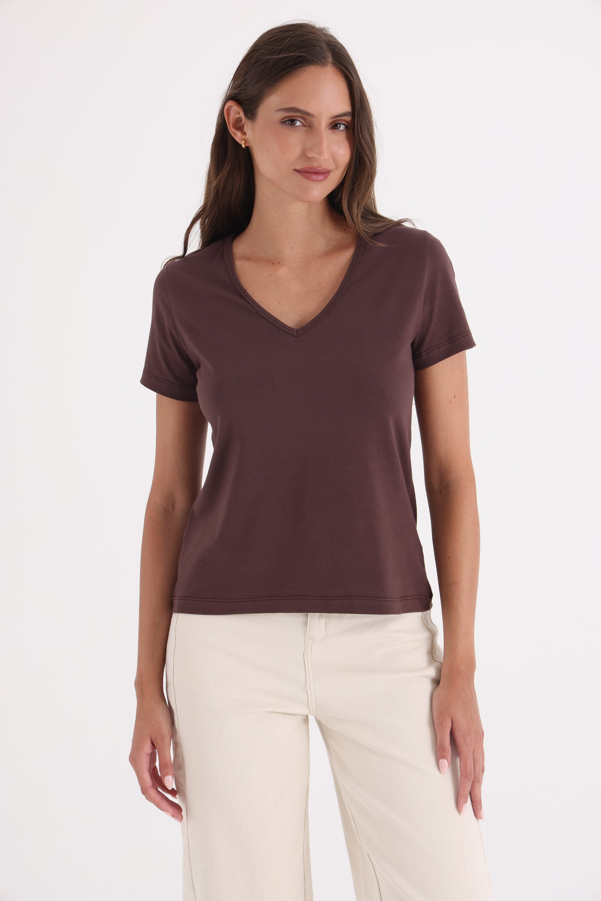 REMERA-MANGA-CORTA-PENELOPE-ESC-V-CHOCOLATE-24014671CH