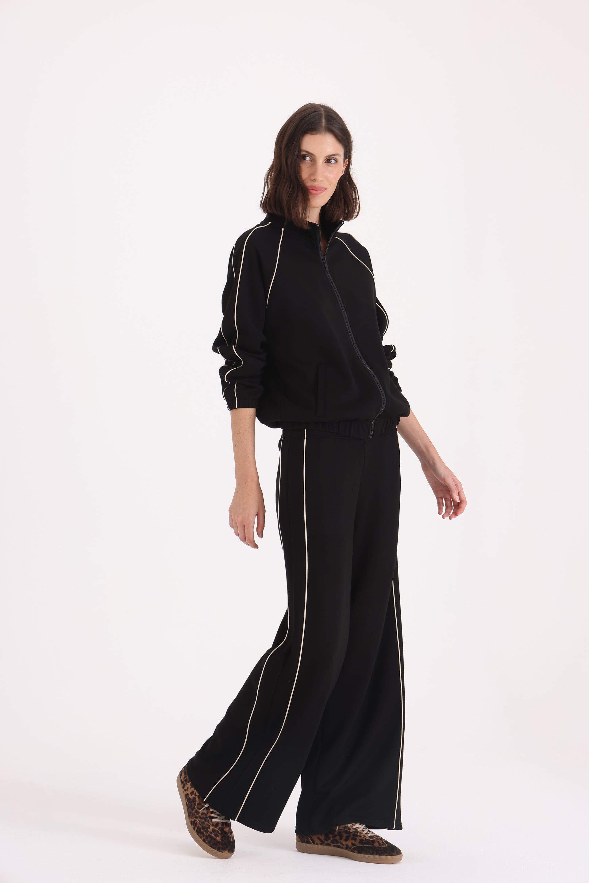 CAMPERA-ALEXA-NEGRO-1000043102