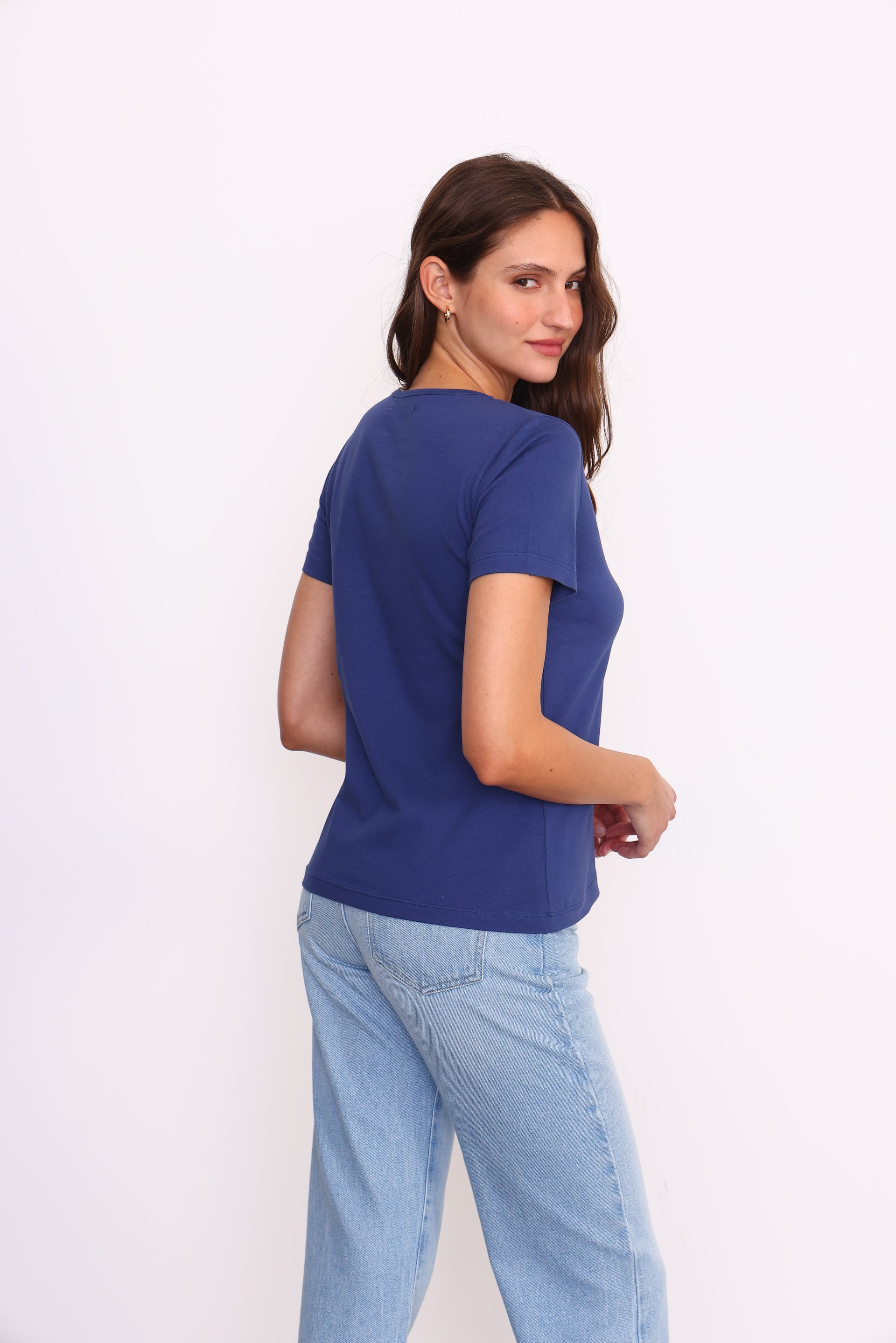 REMERA PENELOPE MC ESCOTE V AZUL MARINO